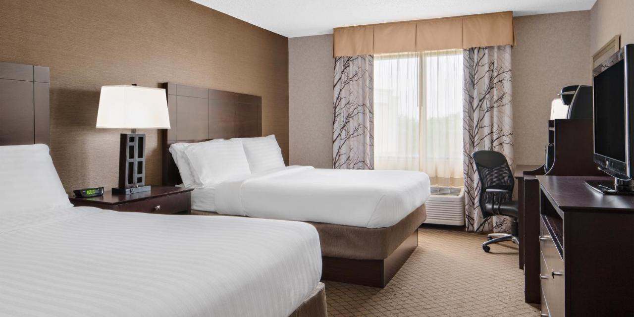 Standard Room with Two Queen Beds