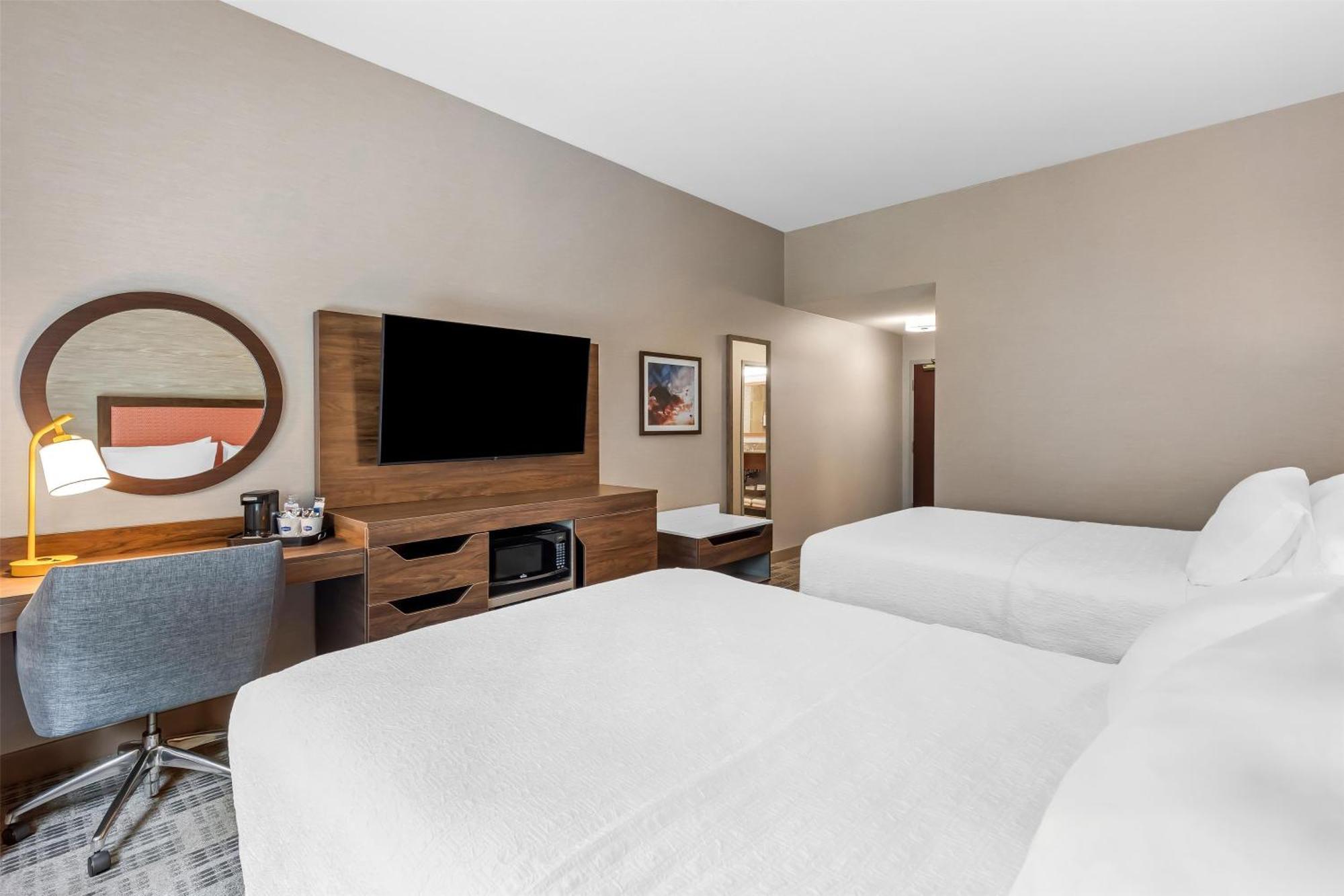 Room with Two Queen Beds - Non-Smoking